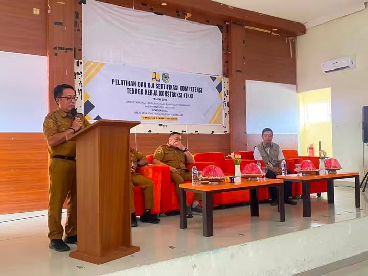 Pemkab Parigi Moutong Dorong Peningkatan Kompetensi Tenaga Kerja Konstruksi